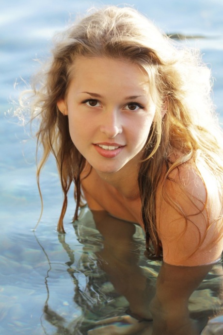 Hot Teen XXX Nude Pictures